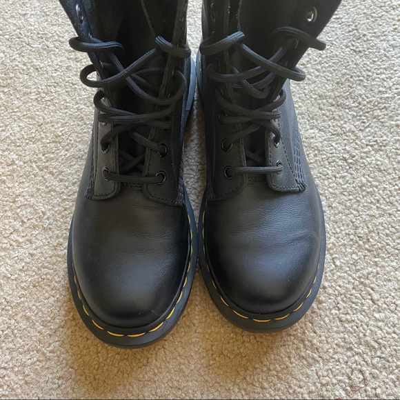 Dr. Martens 1460 Pascal Combat Boot Women's Leather Upper Original size 7 - Picture 4 of 10